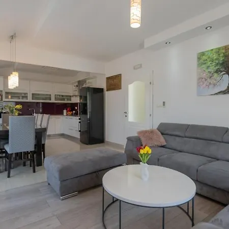 וילה Klarita - Makarska By Guide